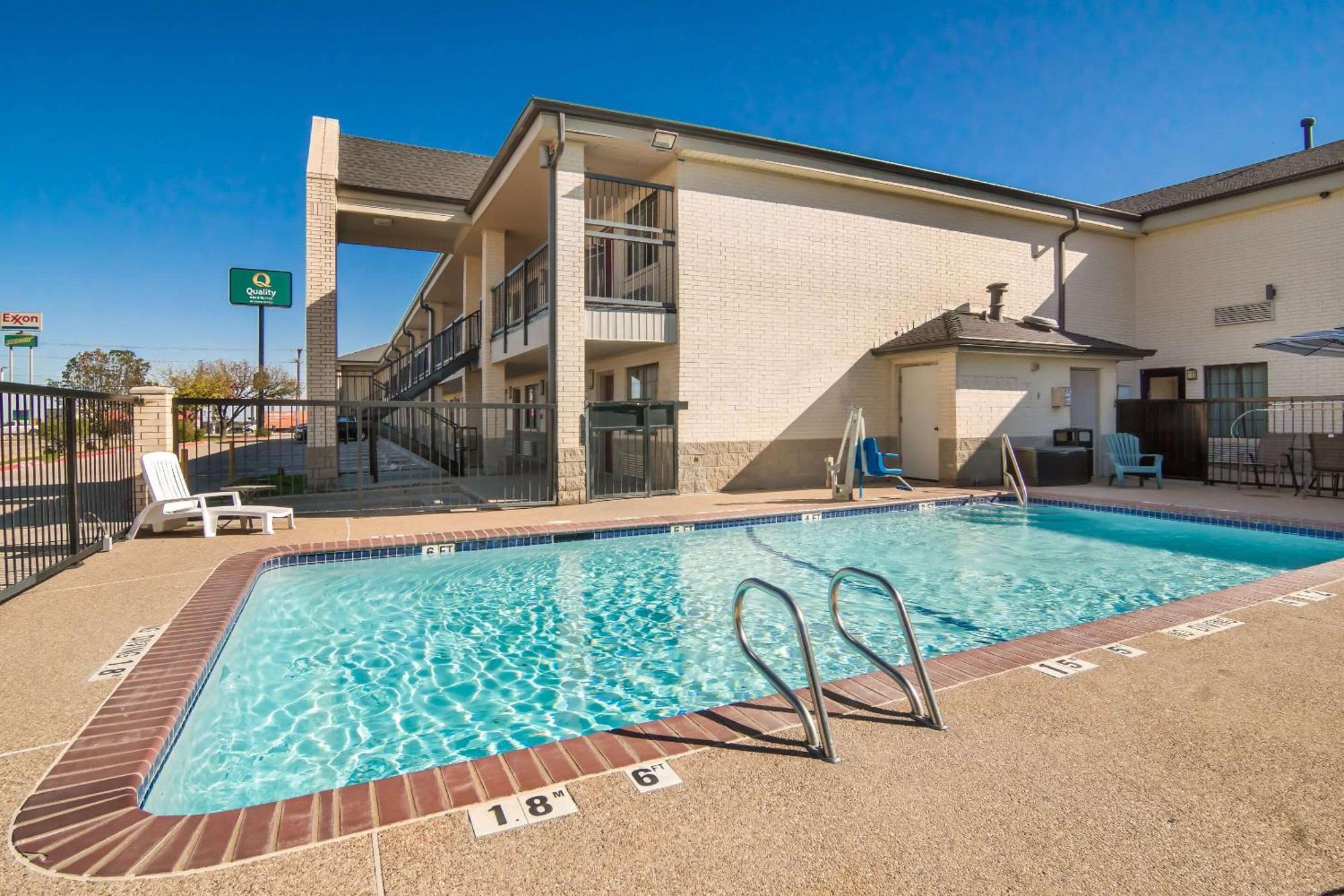 Quality Inn & Suites Weatherford Eksteriør billede